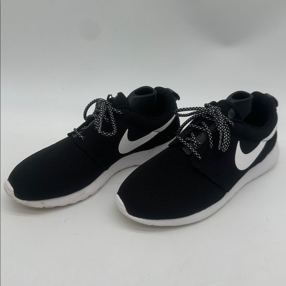 Nike Roshe One Black White Running Shoes Women’s Size 8.5 - Picture 8 of 13